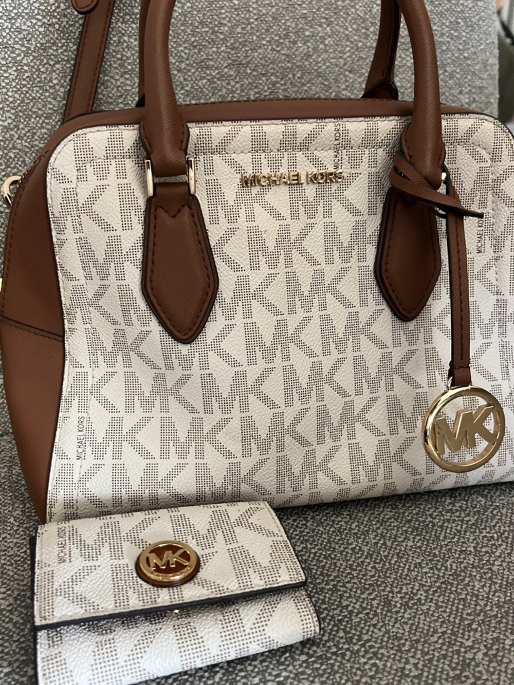 Michael Kors Cream Signature MK Satchel with Brown Trim and Wallet - Picture 3 of 16